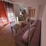 Spacious 2-bedroom With Terrace Sea View *