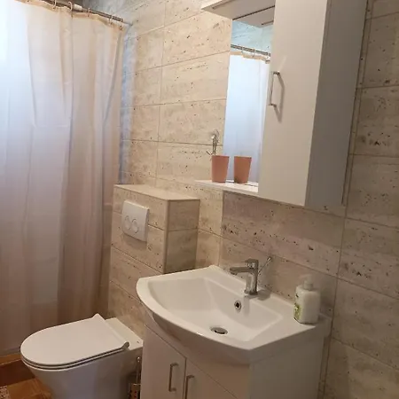 Spacious 2-bedroom With Terrace Sea View Apartamento Žaborić