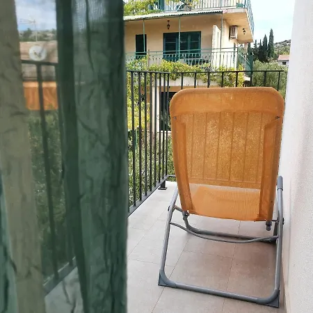 Apartment Spacious 2-bedroom With Terrace Sea View Zaboric