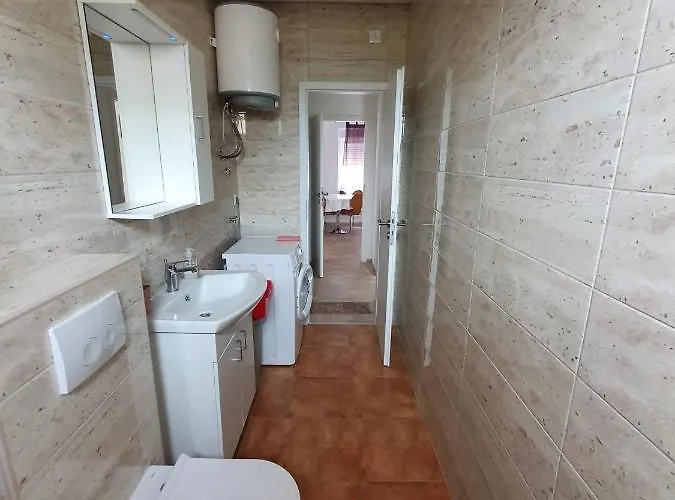 Spacious 2-bedroom With Terrace Sea View * 扎博里克