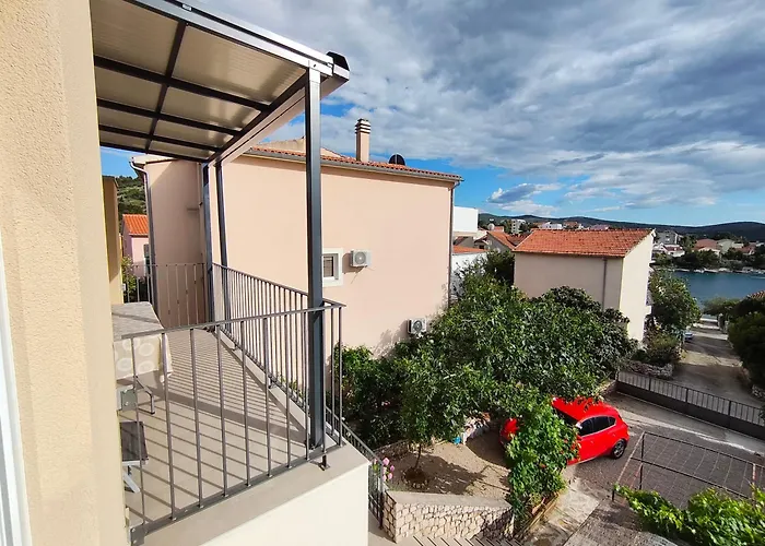 Spacious 2-bedroom With Terrace Sea View * 扎博里克